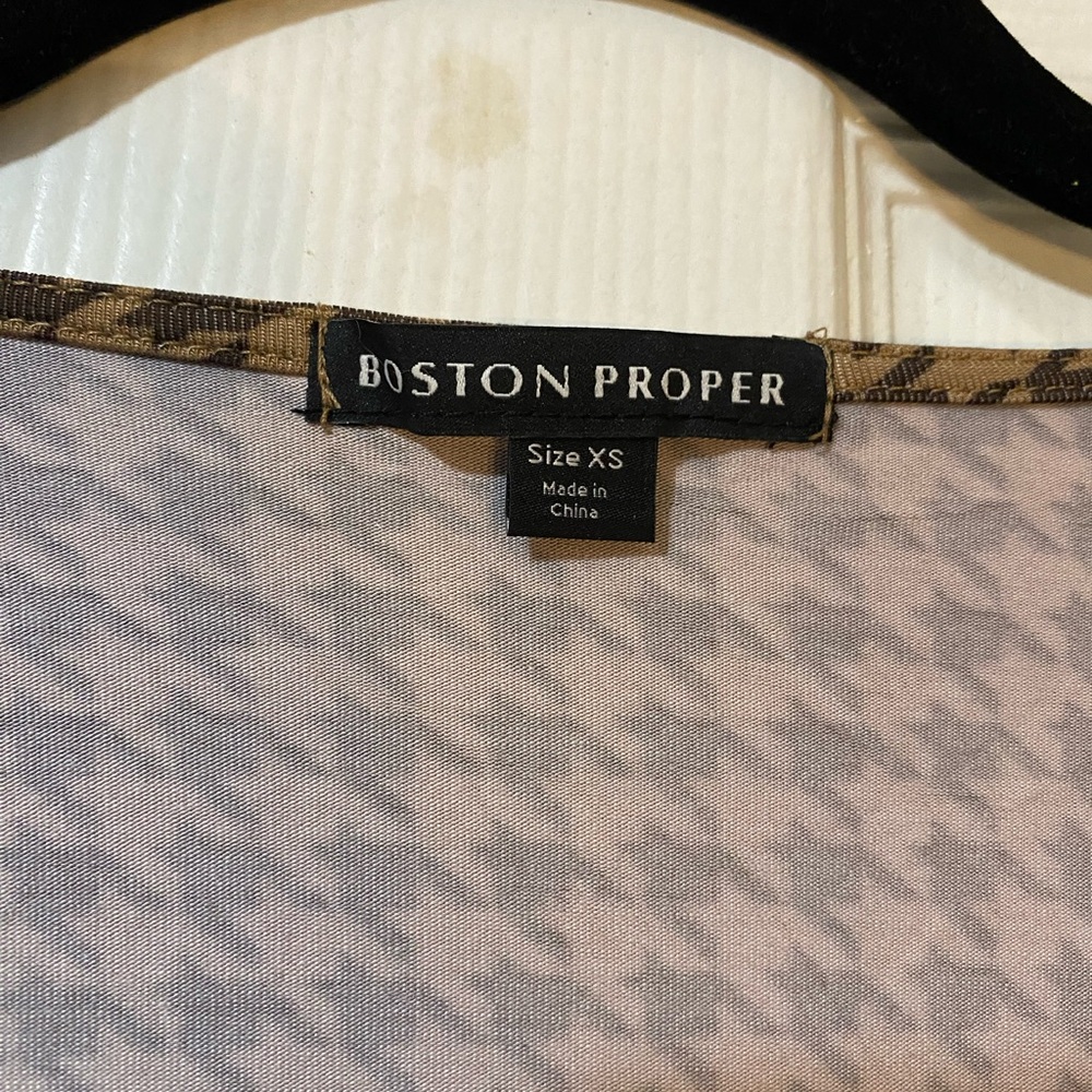 Boston Proper - Picture 4 of 5